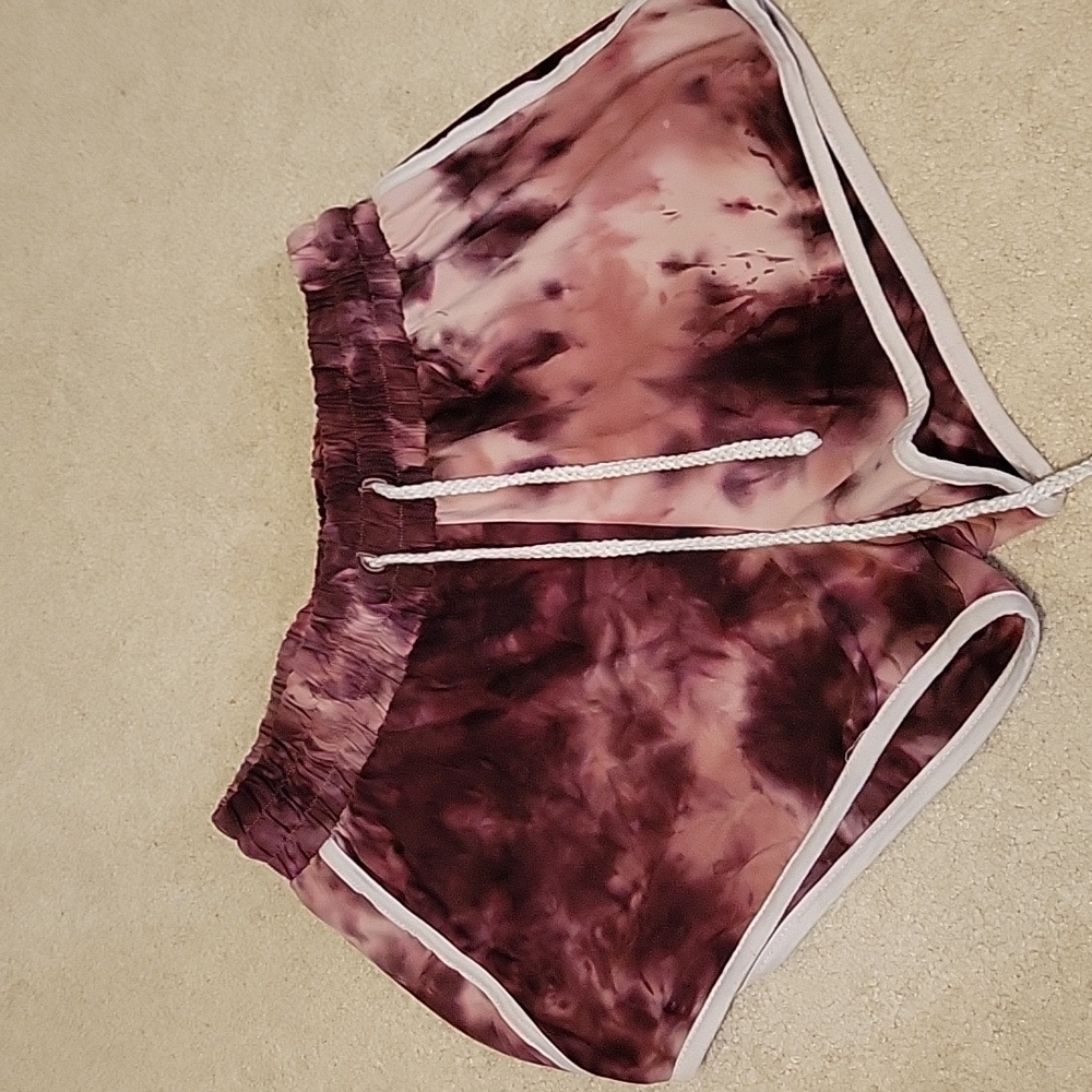 Juniors medium tie dye shorts